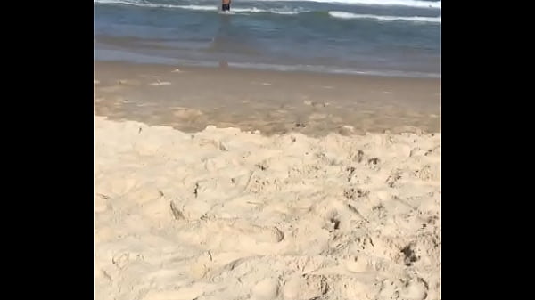 Negao gostoso pensionista roludo mergulhando na praia muito gostoso novinha padeira