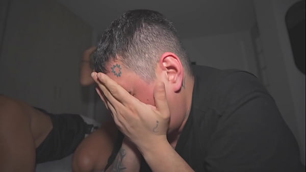 Download Video - My roommate sneaks into my room in the middle of the night - Caro Gomez CREAMPIE