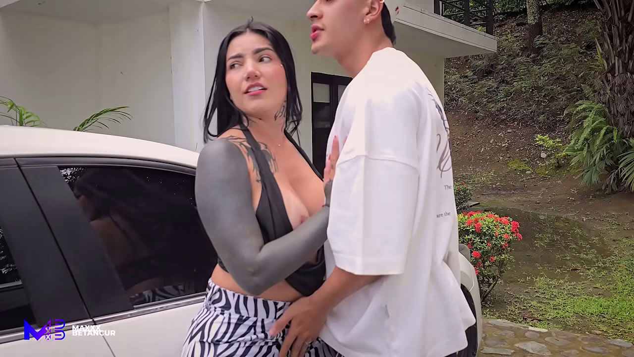 Colombian cuckold runs away with her lover to have sex outdoors - Max Betancur &amp_ La Rola