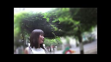 女友達を呼び出しホテルイン・・・。