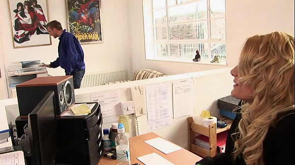 Young Babe Has Sex After Dinner And Squirts