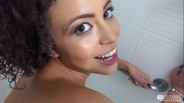 Download Video - Acabou a cena mais o tes&atilde;o continua e vou no banheiro fuder o rabo da Polly Petrova