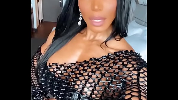 EROTIC HOT FEMALE MUSCLE BABE FBB 29