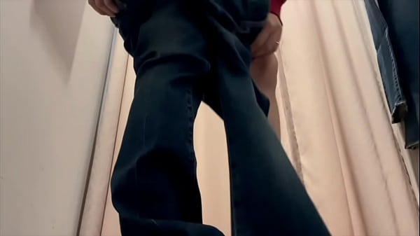 [Masturbation in the changing room] I almost got caught masturbating by the person changing next to me...