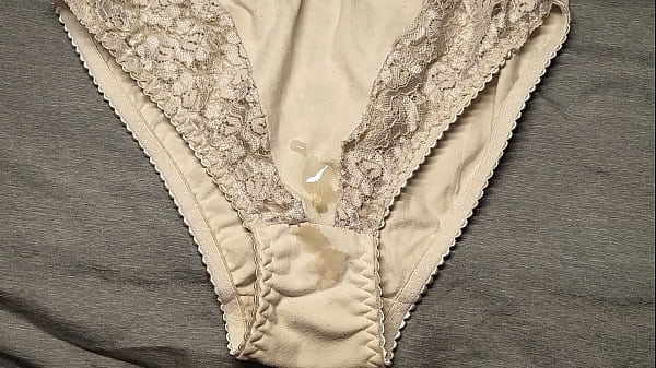 Me vine sobre los calzones usados de encaje de ...