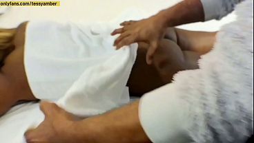 Amber booty - I went to a massage and He gave me proper massage with Happy Ending