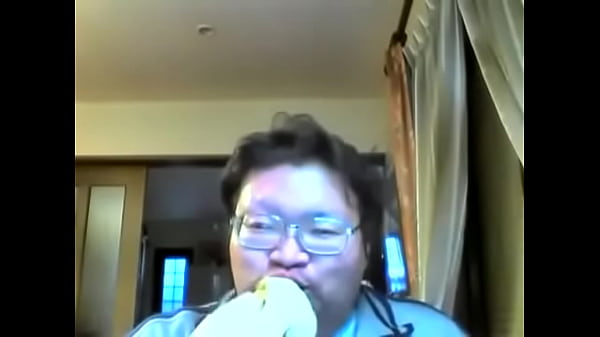 ãƒãƒŠãƒŠã‚’é£Ÿã¹ã‚‹ã ã‘ã§äººã‚’ç¬‘ã‚ã›ã‚‹ç”· - YouTube