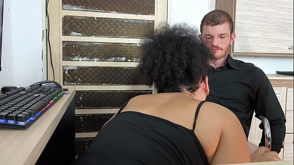 Estava no escritorio trabalhando e minha amiga ...