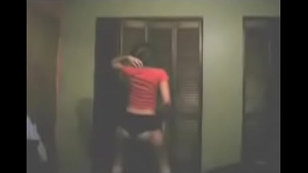 Sexy Coed Shaking Her Thick Ass -