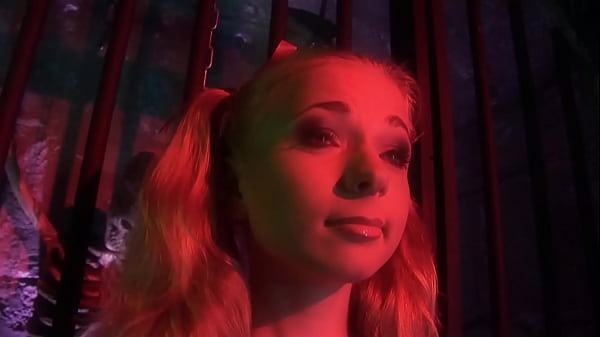 Novinha gostosa descobrindo seus fetiches e implorando por sexo anal!