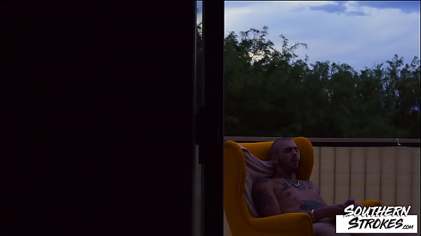 SOUTHERNSTROKES Tattooed Jock Ari Nucci Masturbates Solo