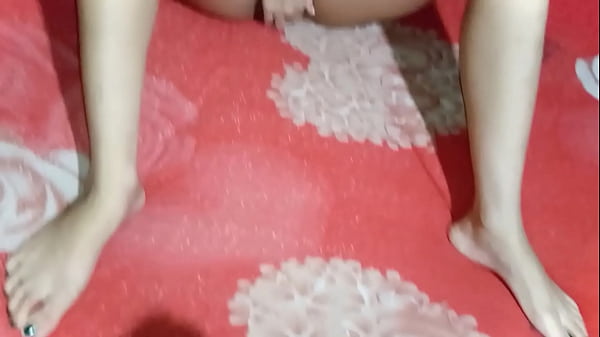 Colombian nymphomaniac fucking hard while talking on the phone with her husband