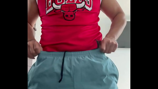 Me combino mi trusa con mi short, pero mi verga...