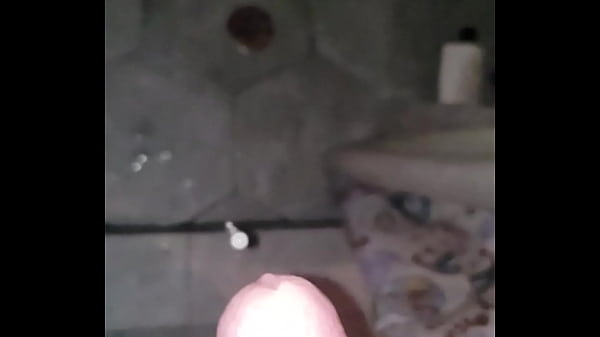 Me la jalo antes de bañarme