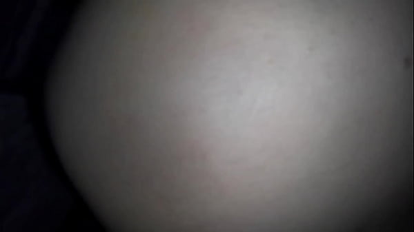 Première anal pour cette allemande juste rencontrée à l'hotel !