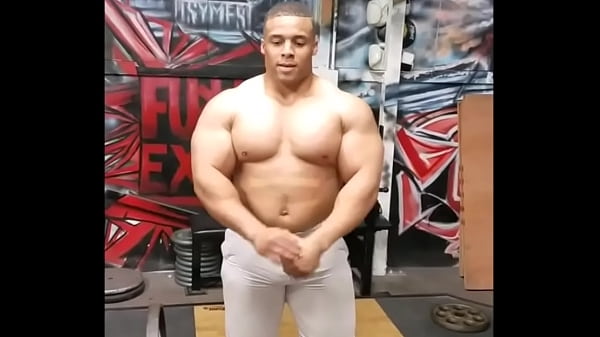 Beefymuscle - Mindblowing muscle bull flexing