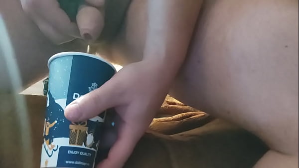 VID 187 Masturbare baut pisat penetrare cu dege...