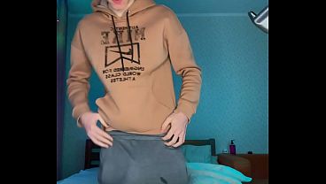 jerking off on my roommate s side of the bed while he s out 