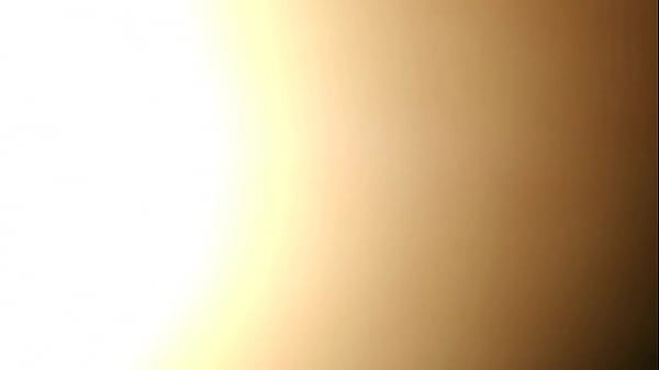 Troia gode masturbandosi