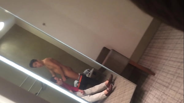 Me la maman en Sak's Fifth Avenue Polanco Mexic...