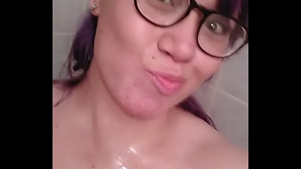 2nd preview Skyes in the Shower