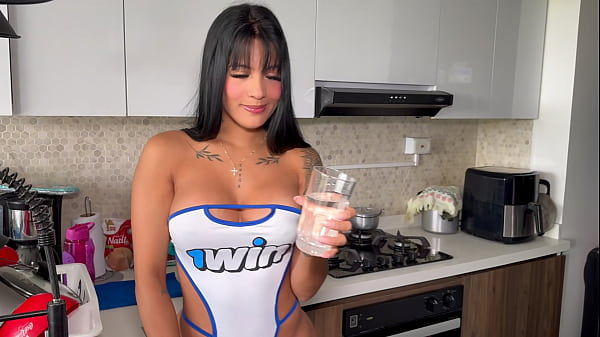It turns me on when my delivery guy sees me masturbating