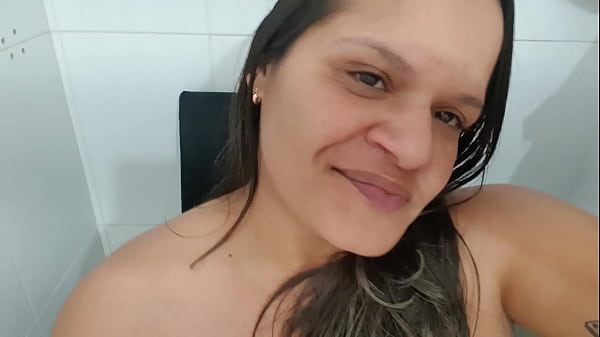 PatyBumbum - Safada manda videos por WhatsApp