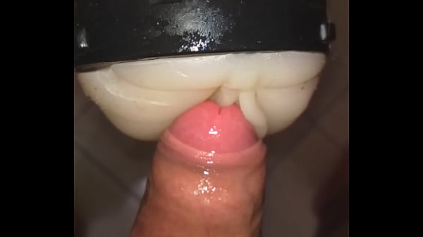 Download Video - Enfiando Meu Pau Bem Devagar No Masturbador