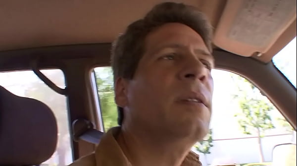 Comendo a namorada do meu amigo