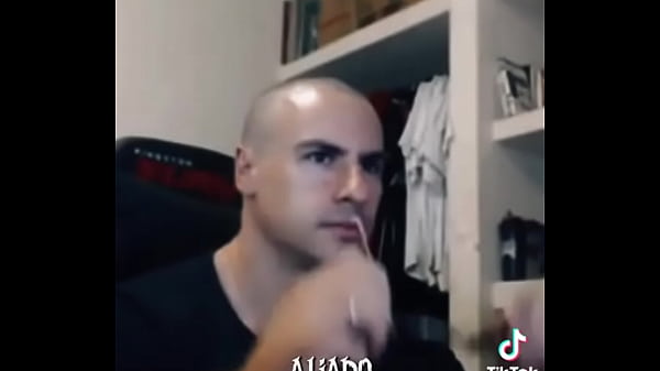 Bald Xandão (left ball)