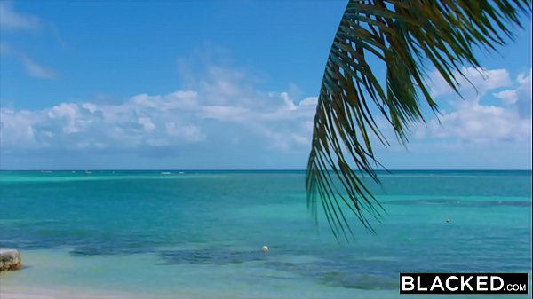 BLACKED Hot Wife Cheats With BBC on Vacation