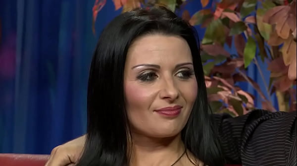 Sienna Richardson And Stacy Saran Make Out As Two Guys Fuck Their Pussies