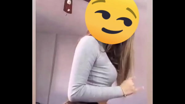 Jovencita Influencer Moviendo el Culo