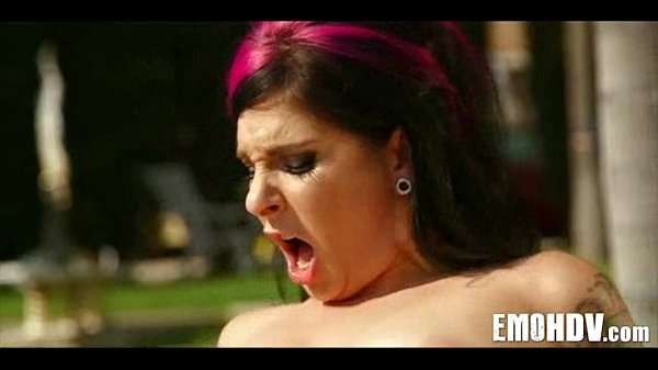 Emo babe with tats gets some dick 022