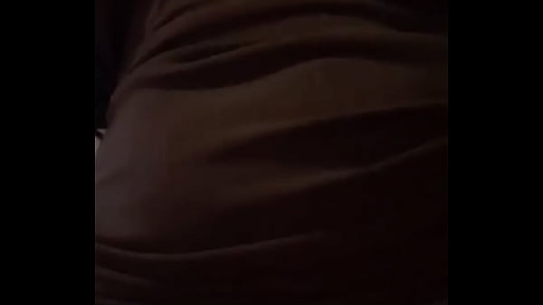 Landing strip supremacy, who do I have to beg to get a creampie around here?