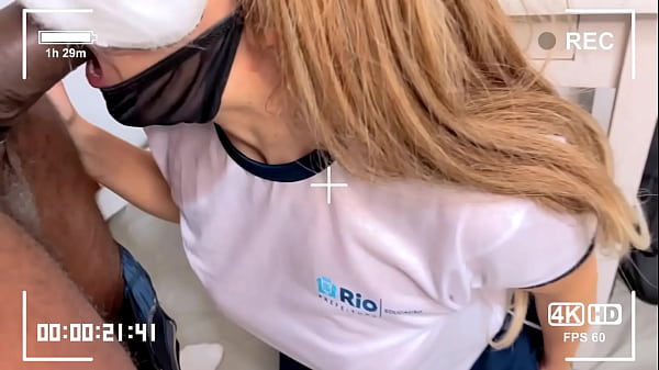 Download Video - ESC&Acirc;NDALO EM ESCOLA DO RIO ALUNA E PROFESSOR FAZENDO SEXO NA SALA DE AULA E ELE FOI DEMITIDO