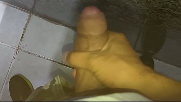 BLUEZAO ESTAVA TOCANDO PUNHETA ENT&Atilde;O EU DECIDI AJUDA-LO BEM GOSTOSO