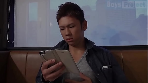 やんちゃな19歳が登場！初撮影で濃厚精子をた...