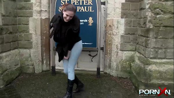 Download Video - PORNXN Public Pissing in Yoga Pants