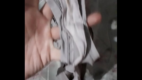 Me gusta el fetiche con las bragas de mí hermana