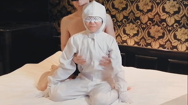 クリーン服を着た巨乳検査員を手マンとクンニで絶頂させて、正常位で精液を注ぎ込む。Home made amateur 個人撮影 kawasaki JK