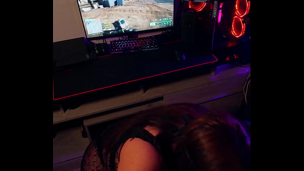 Training for the Battlefield 6 launch but my friend Came to call me to FUCK HER