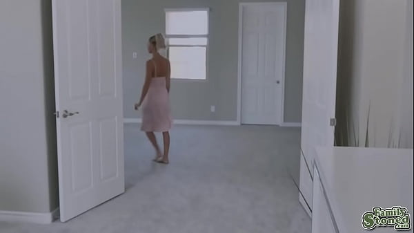 September Reign caught her stepdaughter sucking her husbands prick