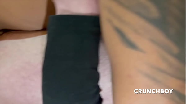 jeune francias bais&eacute; par viktor rom