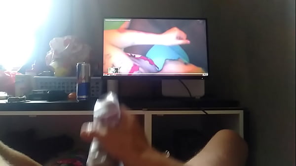 Playing w muy new toy