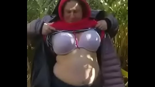 Bbw tittie flash