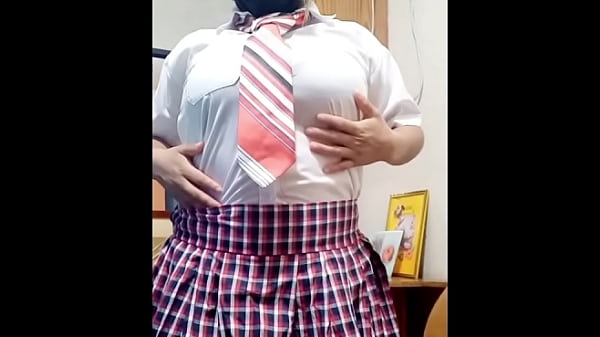 Download Video - ESTE ES EL VIDEO FILTRADO&excl; MI HERMANASTRA ES LA ESTUDIANTE MAS CALIENTE DE CLASES&comma; LE GUSTA HACER PORNO CASERO EN LA OFICINA DEL PROFESOR Y MOSTRAR SU VAGINA AJUSTADA