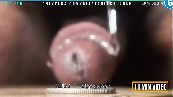 Giant Cums On Shrunken Crowd 'PREVIEW'