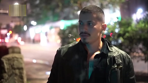 De bobeira na rua, um gringo me chamou pra toma...