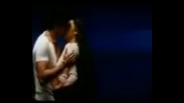 (zcelina-jaitley-emraan-hashmi-kissing-jawani-diwani